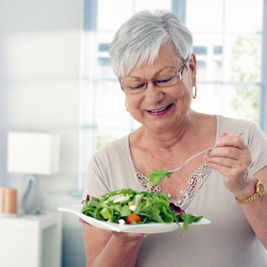 Какие продукты нельзя есть после 65 лет: непременно найдите им замену